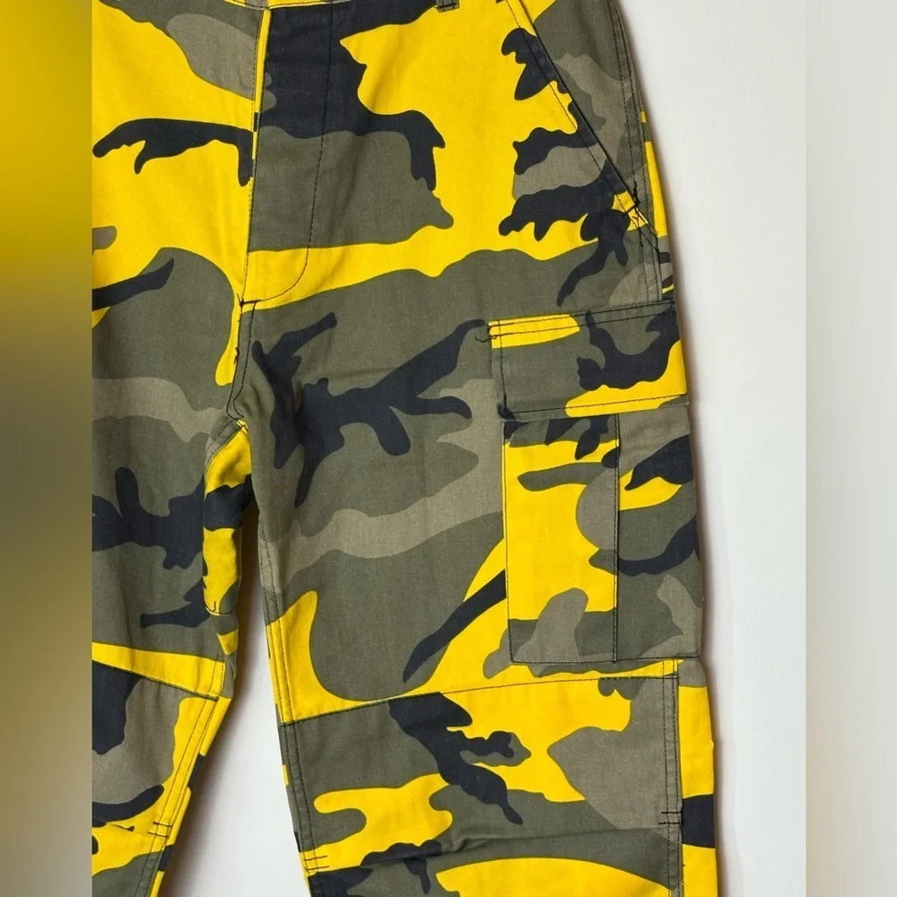 Unisex Camouflage Cargo Pants - Yellow and Green